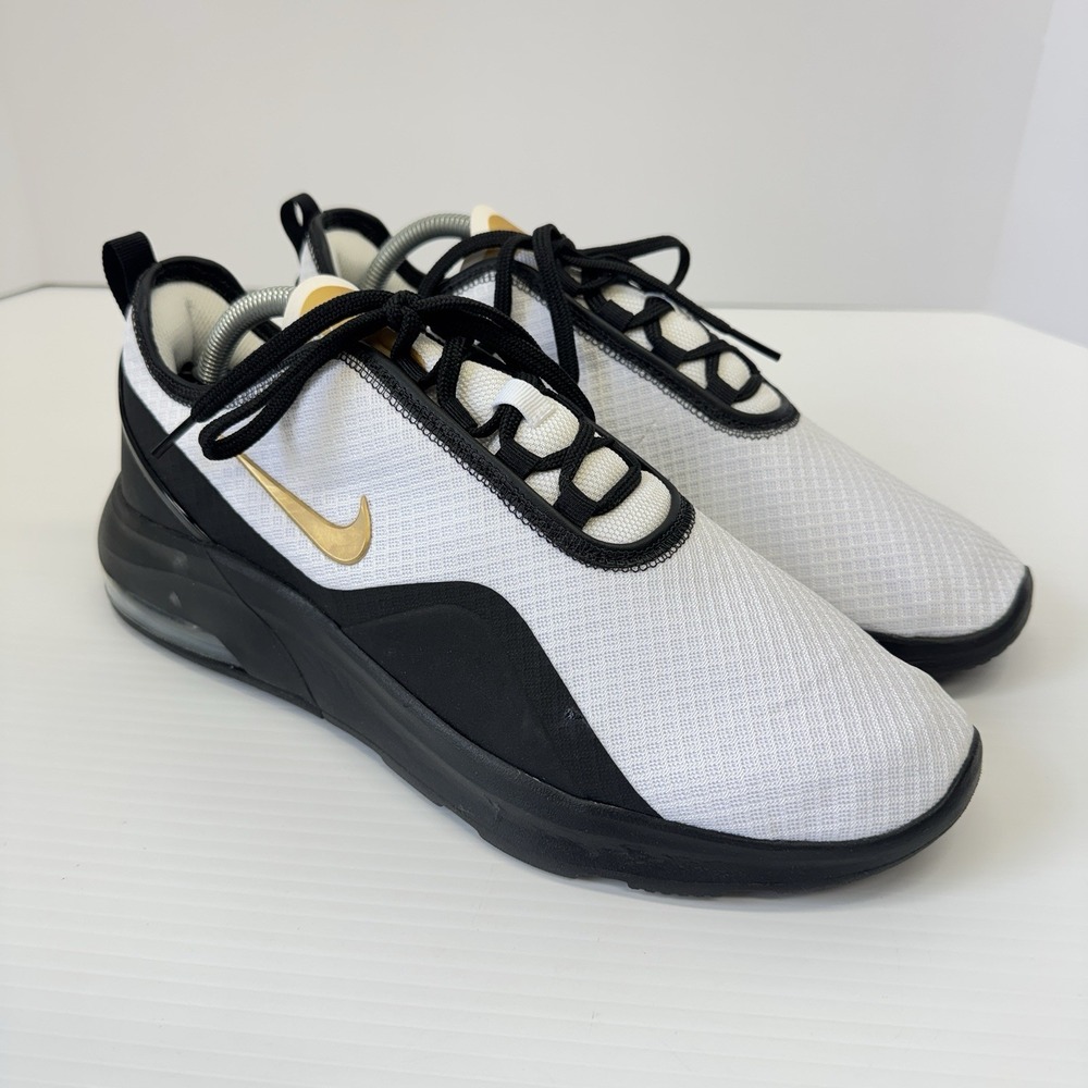 Nike Shoes Men's 10 White & Black Air Max Motion 2 Trainer CT1103-001 Saints